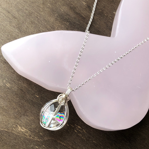 虹入り！天然水晶☆ワイヤーアート☆ペンダントトップ☆ストラップ  