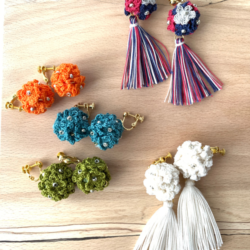 新作⭐　花柄　チェーン　ボール　ハンドメイド　ピアス　イヤリング　アクセサリー 新作⭐花柄チェーンボールハンドメイドピアスイヤリングアクセサリー