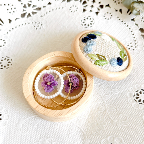 一番の ミラー付 その他 クリスマス刺繍の木製小物ケース【送料無料】 ショルダーバッグ