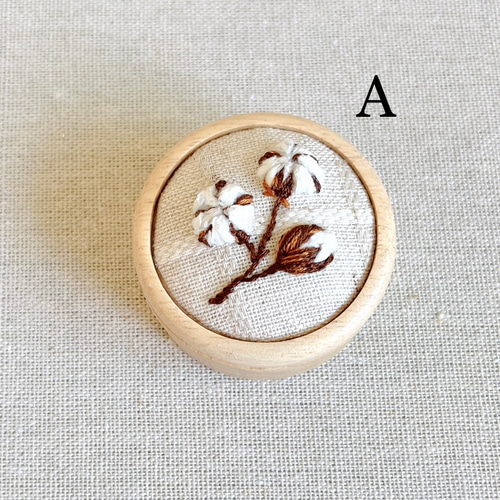 刺繍　アクセサリー木製ボックス 2個 Amazon.co.jp: 8個 ミニ 刺繍枠 刺繍フープ 木枠 DIY工芸品