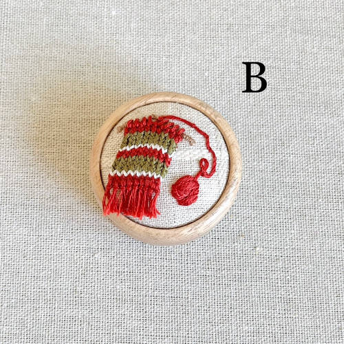 ミラー付 クリスマス刺繍の木製小物ケース【送料無料】 その他