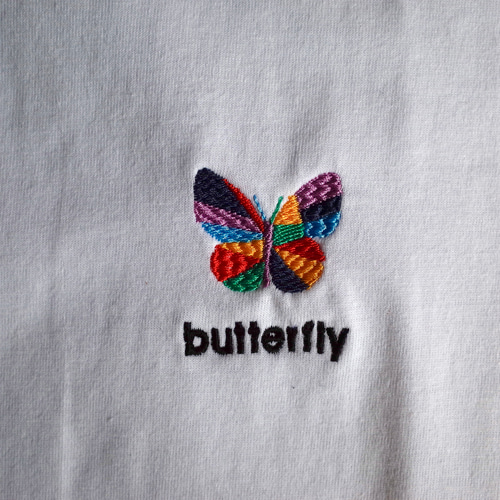 butterfly 蝶 モザイク調 ワンポイント刺繍Tシャツ 6.2oz 半袖 長袖 白