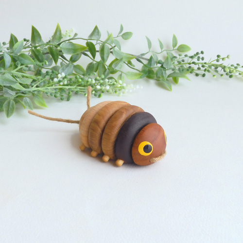 イモムシ (☆台付き) wood caterpillar おもちゃ・人形 工房西岡