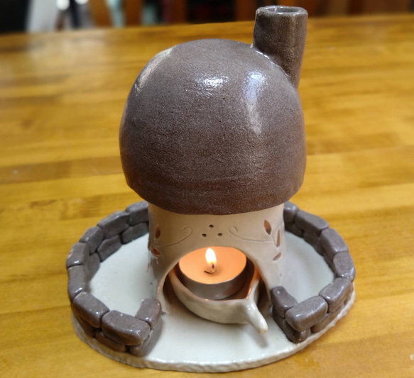 可愛い北欧風お庭付きHOUSE茶香炉&ロウソク入れ小皿セット　アロマポット　香炉　灯り　癒し 5枚目の画像