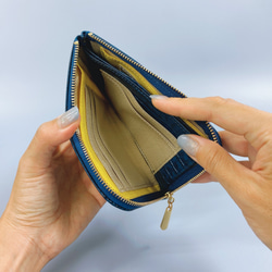 薄くて軽いコンパクトな財布 10枚カードポケット　クロコ形押し　ブルー スクイーズ 6枚目の画像