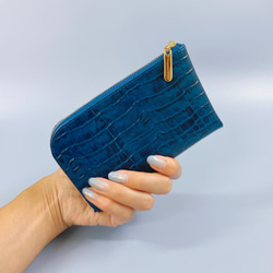 薄くて軽いコンパクトな財布 10枚カードポケット　クロコ形押し　ブルー スクイーズ 3枚目の画像