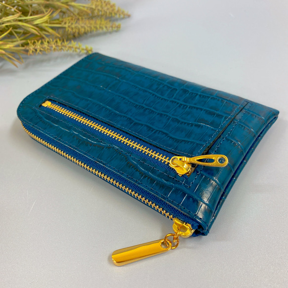 薄くて軽いコンパクトな財布 10枚カードポケット　クロコ形押し　ブルー スクイーズ 2枚目の画像