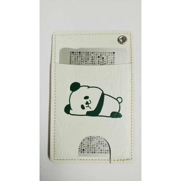 【送料無料】本革パスケース・定期入れ　ホワイト型押し革《濃緑》　パンダ柄 3枚目の画像