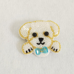 犬のビーズ刺繍ブローチ 5枚目の画像