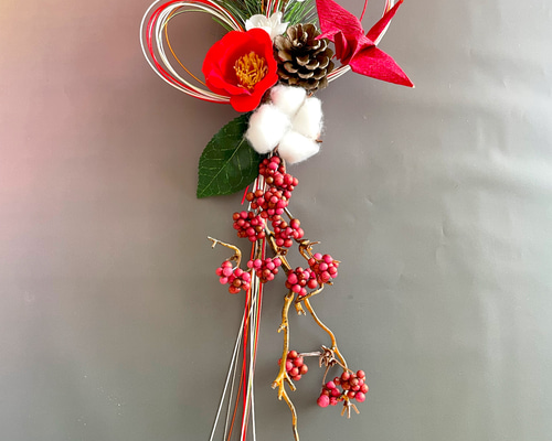 椿を包んだシンプルなしめ縄 fd3c074bfbdad5ae5dad2a6318281f