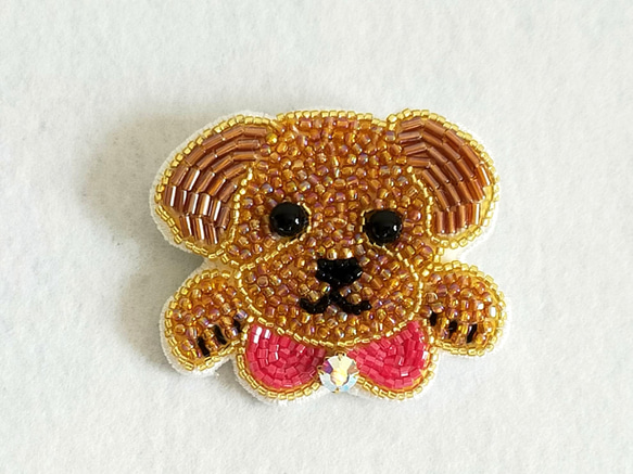 犬のビーズ刺繍ブローチ 1枚目の画像