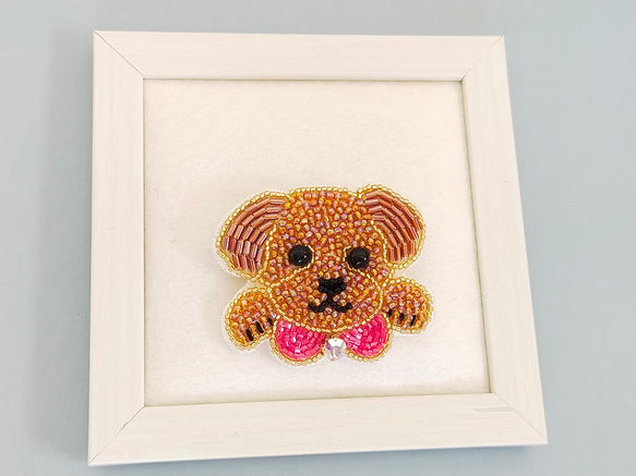 犬のビーズ刺繍ブローチ 3枚目の画像