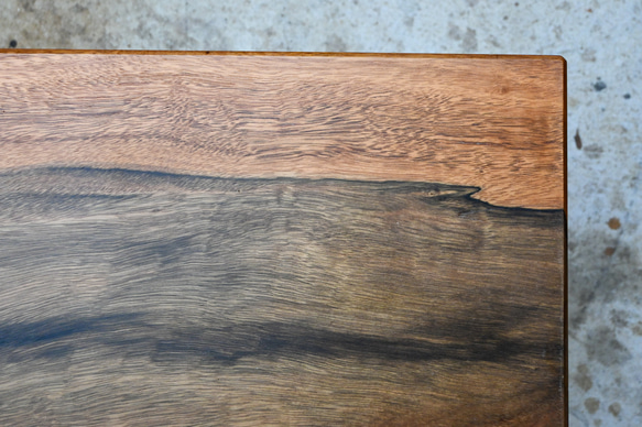 ソファーテーブル　〜ニューギニアウォルナットの一枚板〜 2枚目の画像
