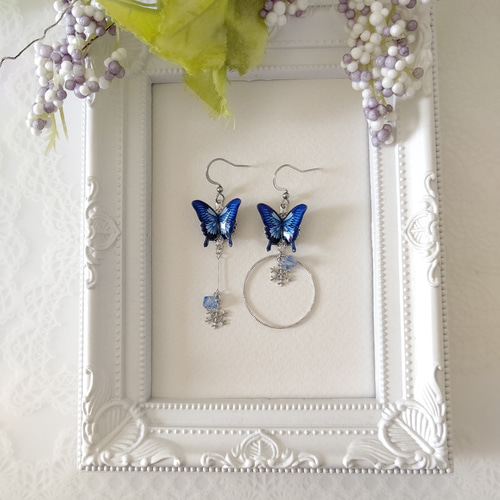 アシンメトリー雪の結晶とスワロフスキー✩.*˚ 羽ばたく蝶々。蝶々