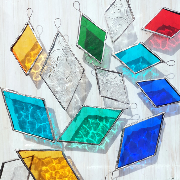 【全11色・大小2個セット】ステンドグラス 色とりどりのカラーガラス  サンキャッチャー・クリスマス・オーナメント・窓飾 3枚目の画像