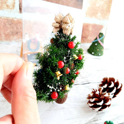 【中だけ購入出来てお得!!】2種類のクリスマスツリーのガラスフレームアレンジ♡粘土は、オプションから選択してください。 3枚目の画像