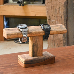 ウォッチスタンド　〜ニューギニアウォルナットの腕時計スタンド〜 4枚目の画像