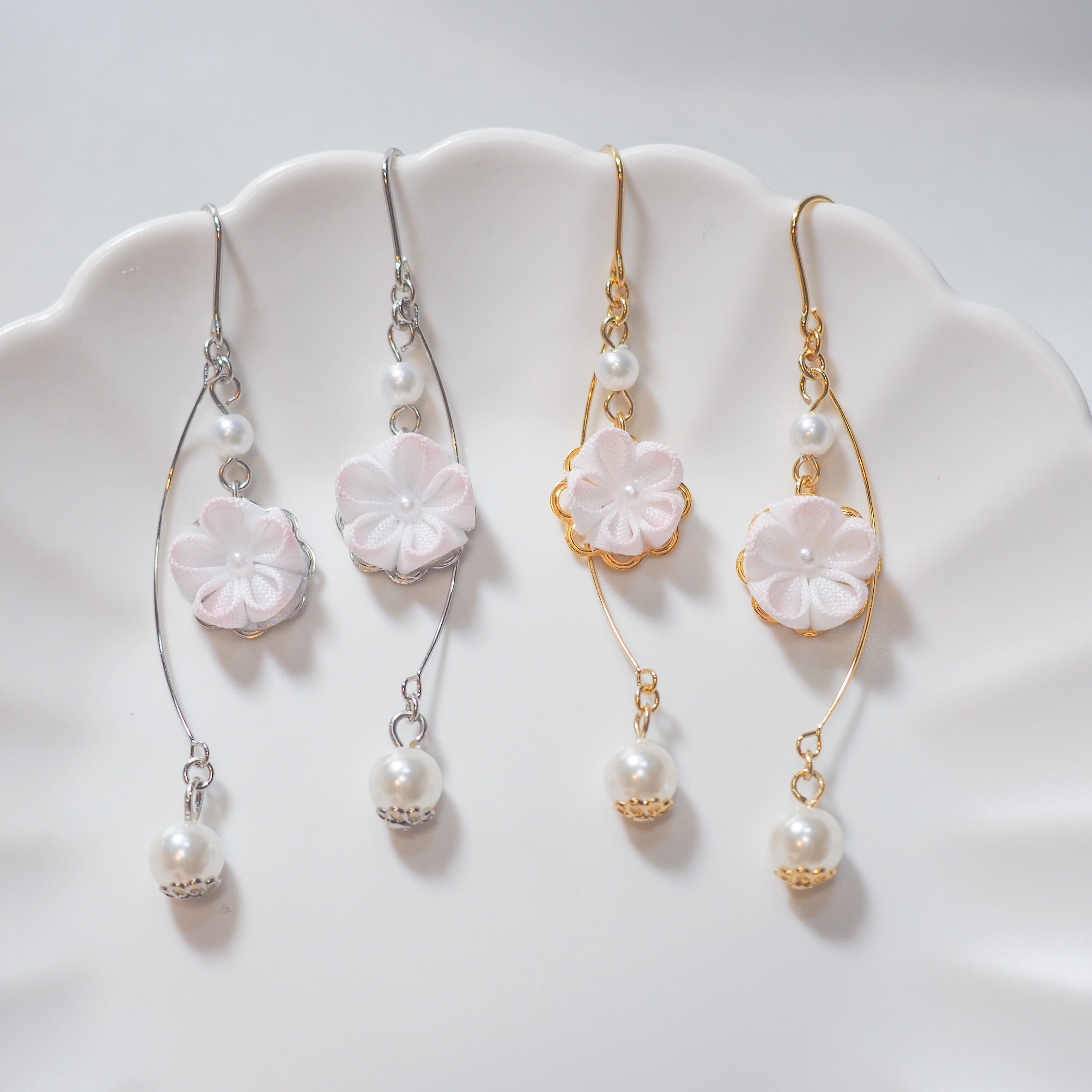 小さなお花と花びらピアス/イヤリング｜OTOHA handmade（オトハ