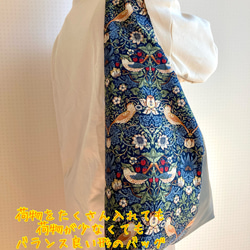 再販スタート　ウィリアムモリスのいちご泥棒×日本製フェイクレザー　ワンショルダートートバッグ　ワンハンドルバッグ 5枚目の画像