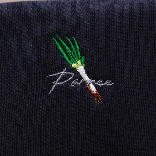 泥ネギの刺繍入りクールネックスウェット　10.0オンス　男女兼用　誕生日プレゼント　クリスマス 泥ネギの刺繍入りクールネックスウェット 10.0オンス 男女兼用