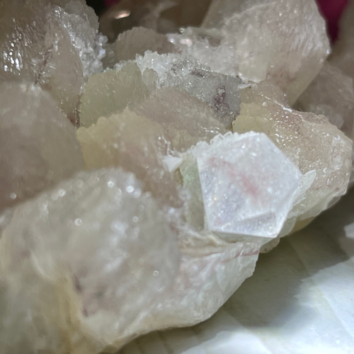 天使の水晶✨ グリーンアポフィライト 原石 魚眼石 スチルバイト