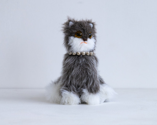 ふわふわのネコ 4523251033123.jpg