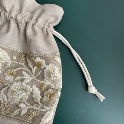 インド刺繍リボン＊巾着ポーチ　メイクポーチ　サニタリーポーチ　小物入れ　プレゼント 3枚目の画像