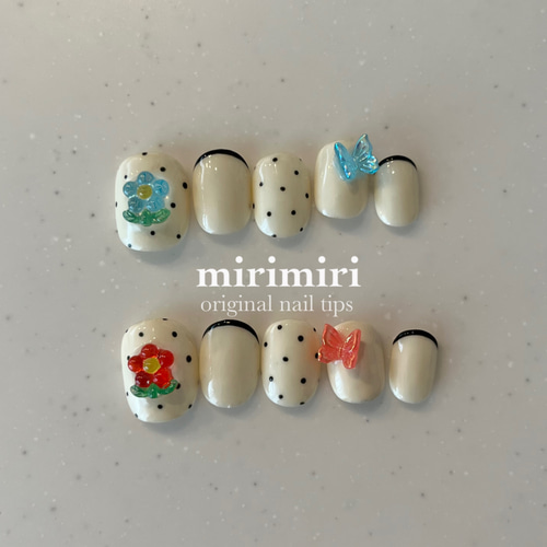 140 〗ネイルチップ 個性派ネイル ドットネイル バタフライネイル お花  