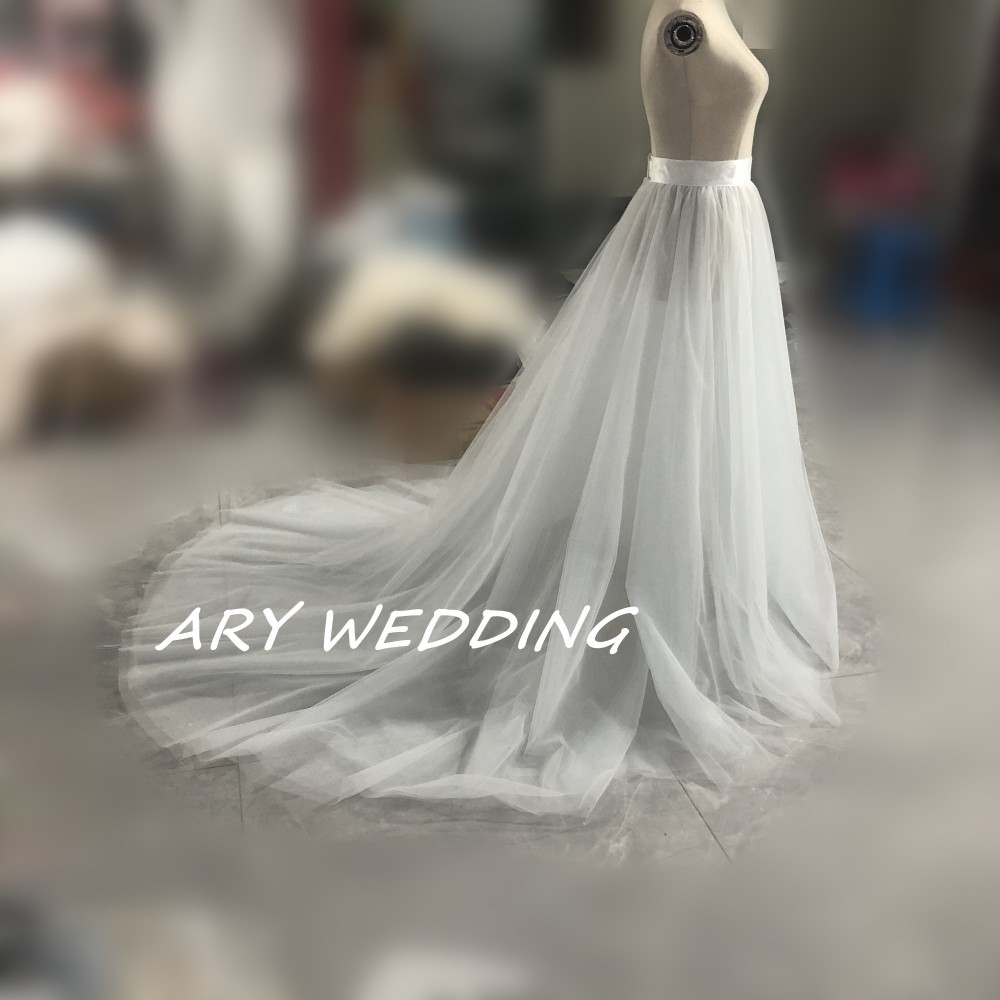 大人気上昇！ウエディングドチュールスカート オフホワイト 華やかなトレーン 花嫁/披露宴