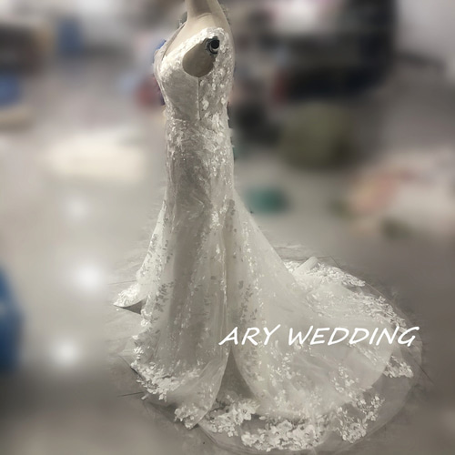 憧れのドレス Vネックドレス 総レース オフホワイト 背中見せ  