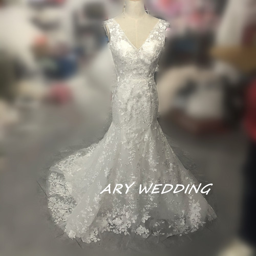 憧れのドレス Vネックドレス 総レース オフホワイト 背中見せ  