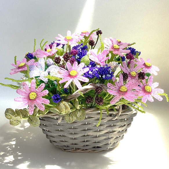 ○コスモス畑 ビーズのお花 桔梗、矢車草、吾亦紅も盛り込みまし