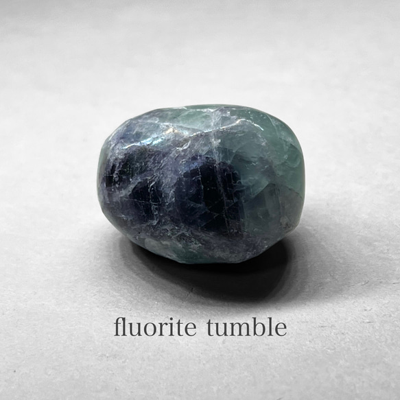 fluorite tumble / フローライトタンブル C ( クラック・レインボーあり ) 1枚目の画像