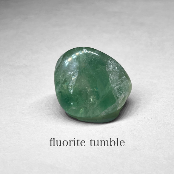 fluorite tumble / フローライトタンブル D ( クラックあり ) 1枚目の画像