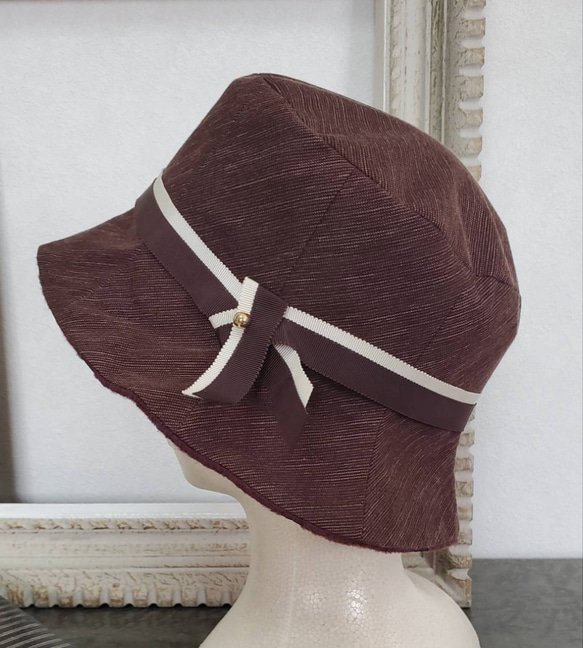 纏う…装いの帽子【ブリムとクラウンが繋がったデザインのクロッシェ】シンプルでスタイリッシュなシルエット。 4枚目の画像