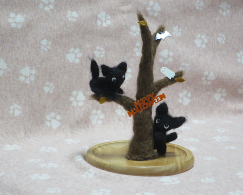 羊毛フェルト 猫 ハロウィン 黒猫ちゃんのかくれんぼ 飾り 置物