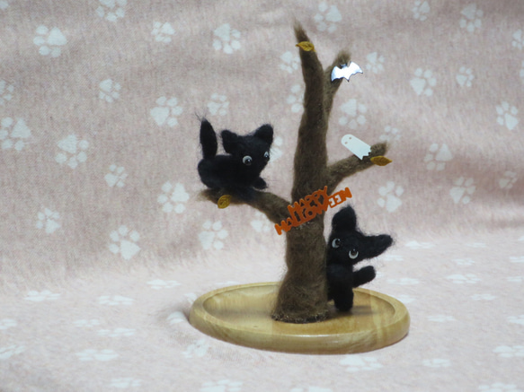 ハンドメイド★羊毛フェルト　猫　ハロウィン　仮装 羊毛フェルト 猫 ハロウィン 黒猫ちゃんのかくれんぼ 飾り 置物