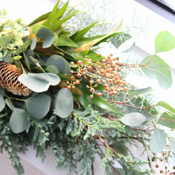 ドライフラワーになるグリーンのスワッグ 3枚目の画像