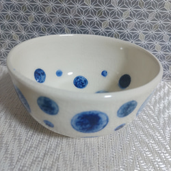 水玉模様のご飯茶碗 3枚目の画像