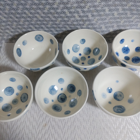 水玉模様のご飯茶碗 7枚目の画像