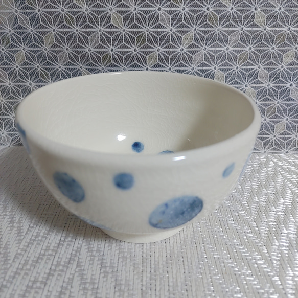 水玉模様のご飯茶碗 2枚目の画像