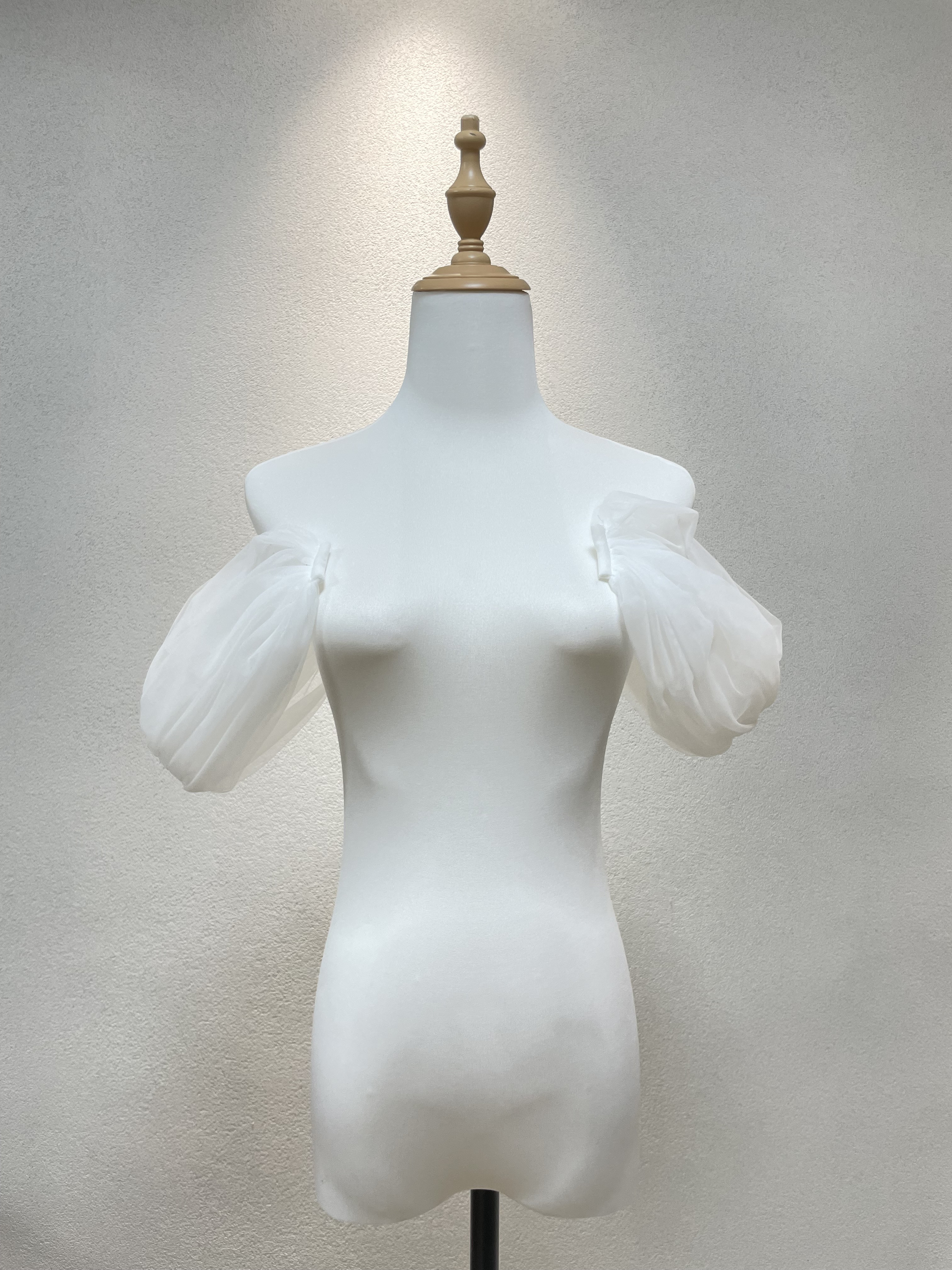 高品質！ソフトチュール　二の腕カバー　取り外し可能お色直し　カラー変更可能　オフショルダー付け袖　オーダー可　白　結婚式