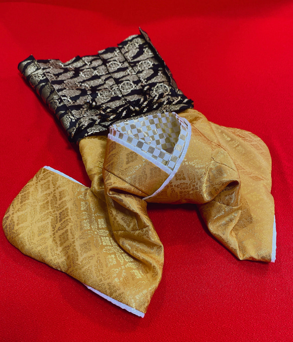 犬の袴✨本格着物&袴セット 西陣織金襴 和宝 金茶×黒 M 犬服 犬の袴✨犬用本格着物&袴セット 和宝 西陣織 金襴 金茶×黒 ペット服