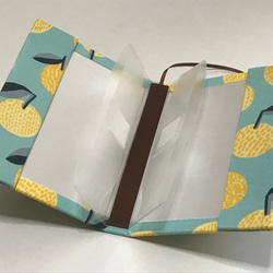 ハードカバーのような硬い表紙のブックカバーBOOKFACE（ブックフェイス）／KIPPISシリーズ みかん 2枚目の画像