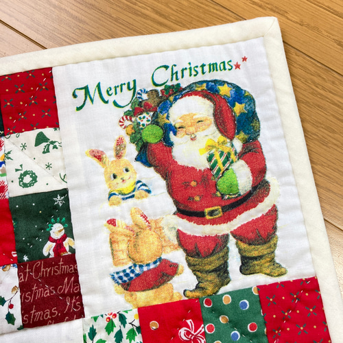 四角つなぎとクリスマスのパッチワークタペストリーa パッチワーク