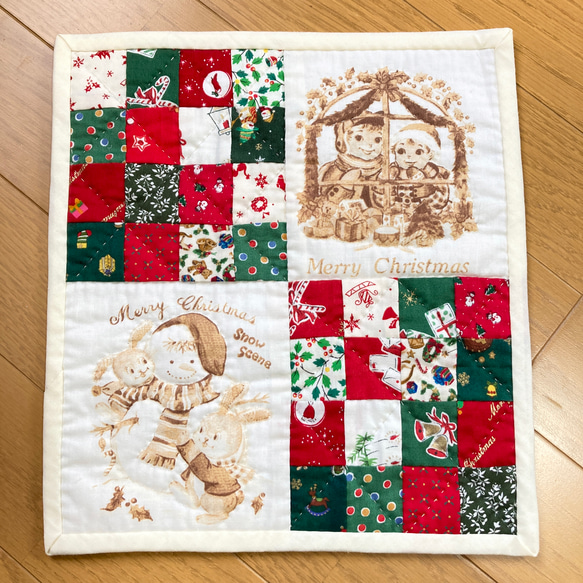 パッチワーク　タペストリー　マット 🎄クリスマスタペストリー🎄 教室にて展示してます #パッチ