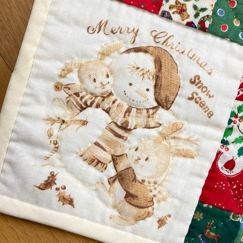 四角つなぎとクリスマスのパッチワークタペストリーa パッチ 四角つなぎとクリスマスのパッチワークタペストリーa パッチ