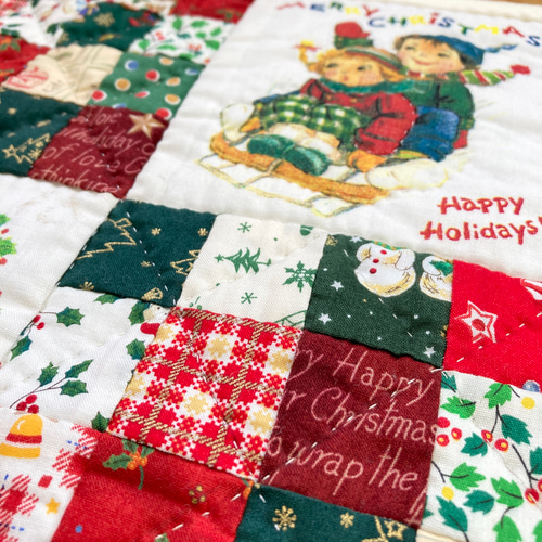 四角つなぎとクリスマスのパッチワークタペストリーa パッチ