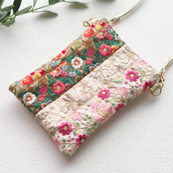 【限定１点】インド刺繍リボンのミニバッグ（カンタキルト/インド刺繍/スマホショルダー） 4枚目の画像