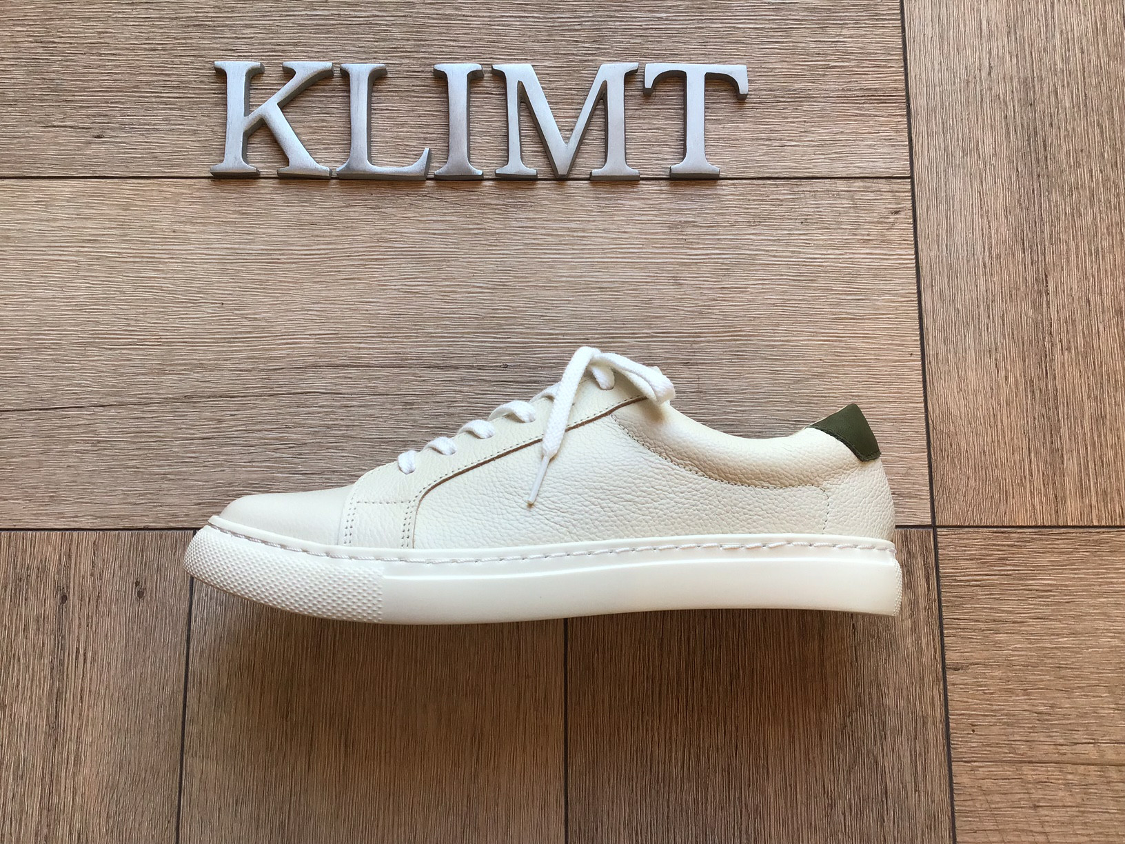 牛革レースアップスニーカー　オフホワイト